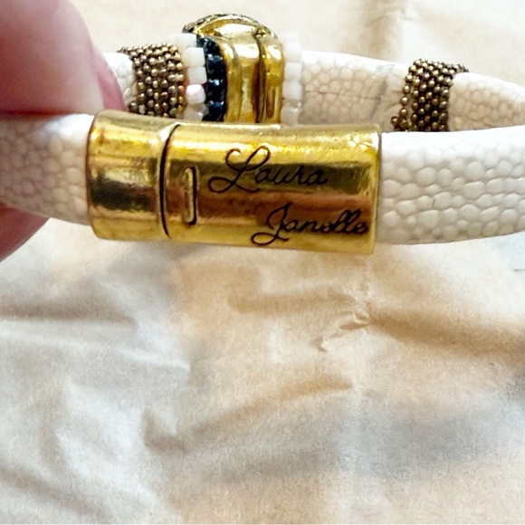 Laura Janelle Faux Pearl with Textured Band Bracelet - Picture 4 of 6